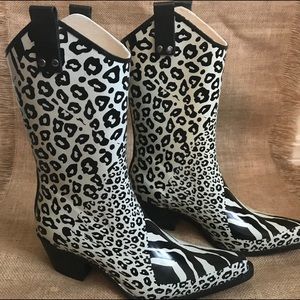 New Nomad Brand Cowgirl Rain Boots!